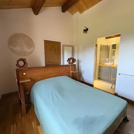 Les Combes Claires Bed & Breakfast 3*