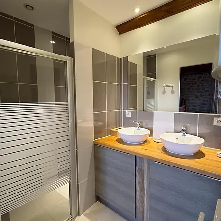 Les Combes Claires Bed & Breakfast