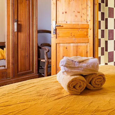 Les Combes Claires 3* Saint-Julien-Labrousse