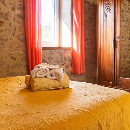 Les Combes Claires Couette-café Saint-Julien-Labrousse