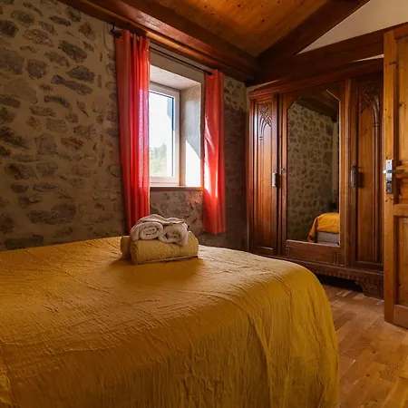 Les Combes Claires 3*